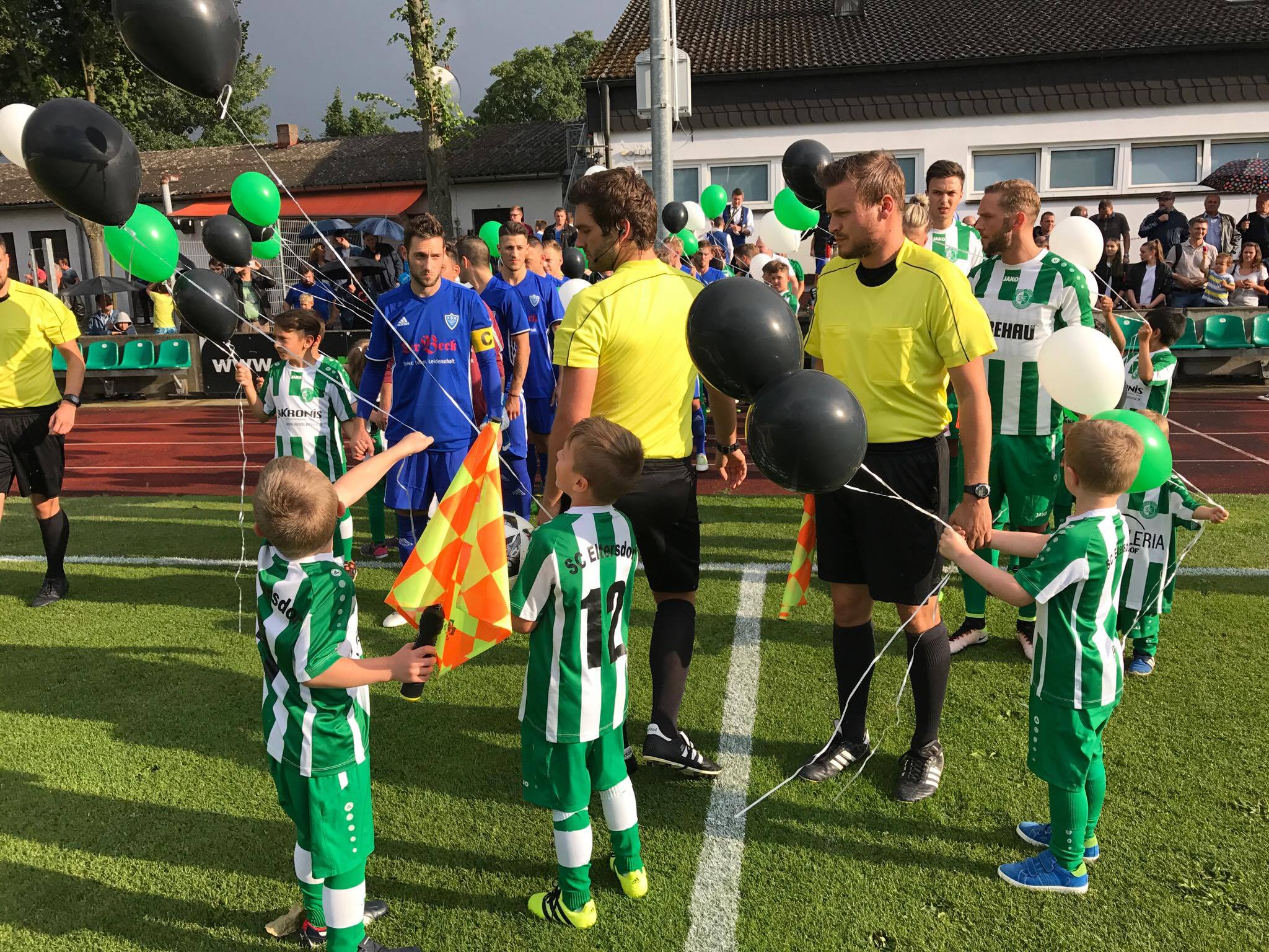 drahtlos-kommunikationssystem-für-fußball-schiedsrichter-spielfeld